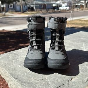 Merrell Snow Crush 2.0 waterproof Snow Boots. New (no tags/ box) SZ 9 Toddler